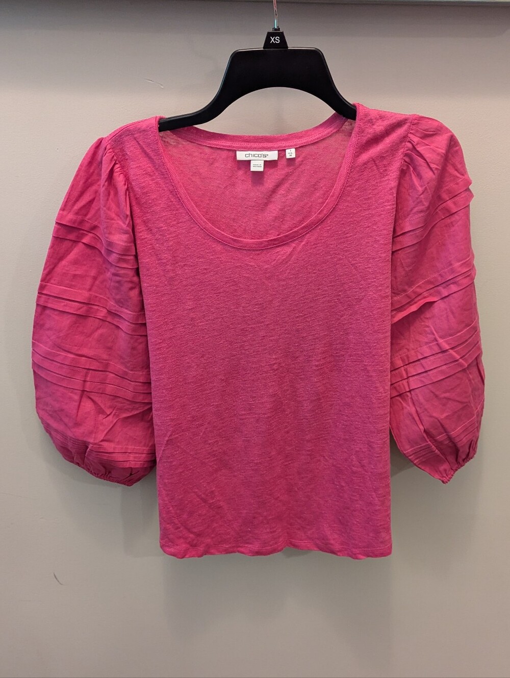 M Chico's Bright Pink Puff-Sleeve Scoop Neck Linen Top